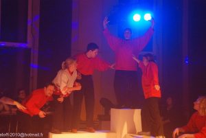 Lire la suite à propos de l’article De l&rsquo;improvisation, du théâtre dans le cadre d&rsquo;une veillée avec des ados (Roisin)