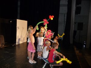 Lire la suite à propos de l’article L&rsquo;Académie des Arts Magiques: Stages Cirque, Magie et Théâtre