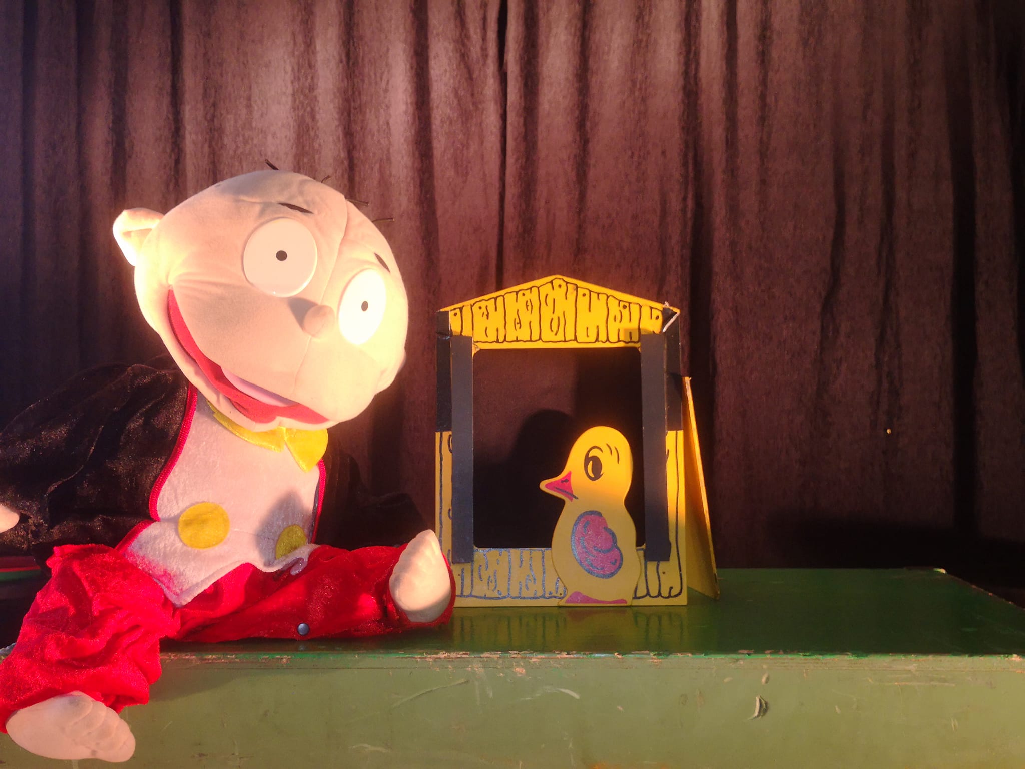 Marionnettes et bulles de savon, Clown ou magicien à domicile