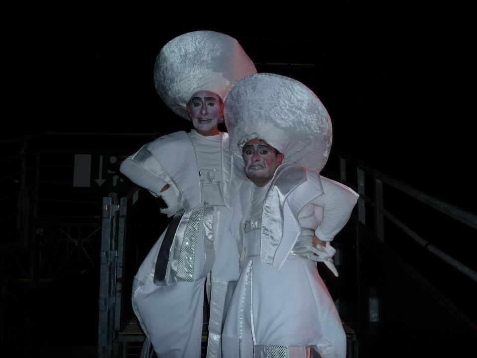 Hôtes d'accueil, aboyeur royal, magie close up, animations entreprise