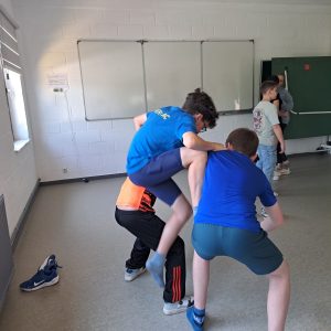 Lire la suite à propos de l’article 🎪Stage cirque scolaire avec l’école de cirque itinérante Magic Arts